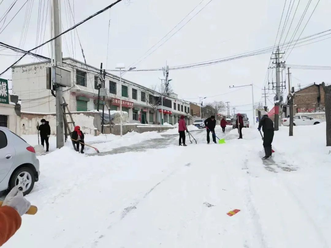 扫雪护行 情暖人心 | 白银市各级妇联组织开展扫雪除冰志愿服务活动