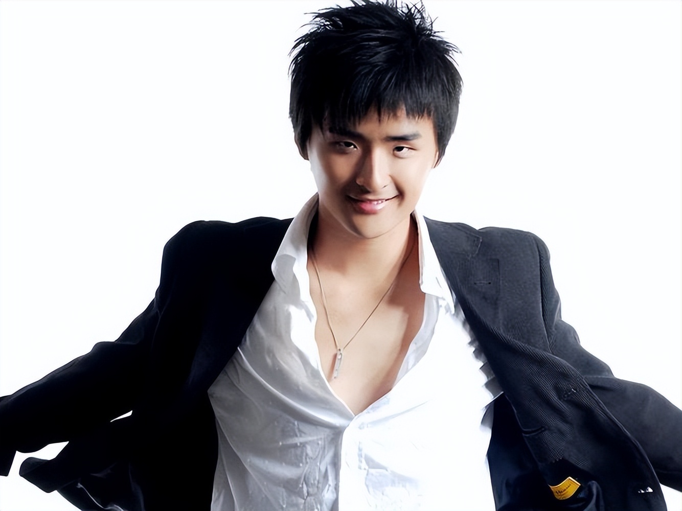 2019年他与队友马雪阳一起参加了《创造营》,虽然最终没有出道,但让