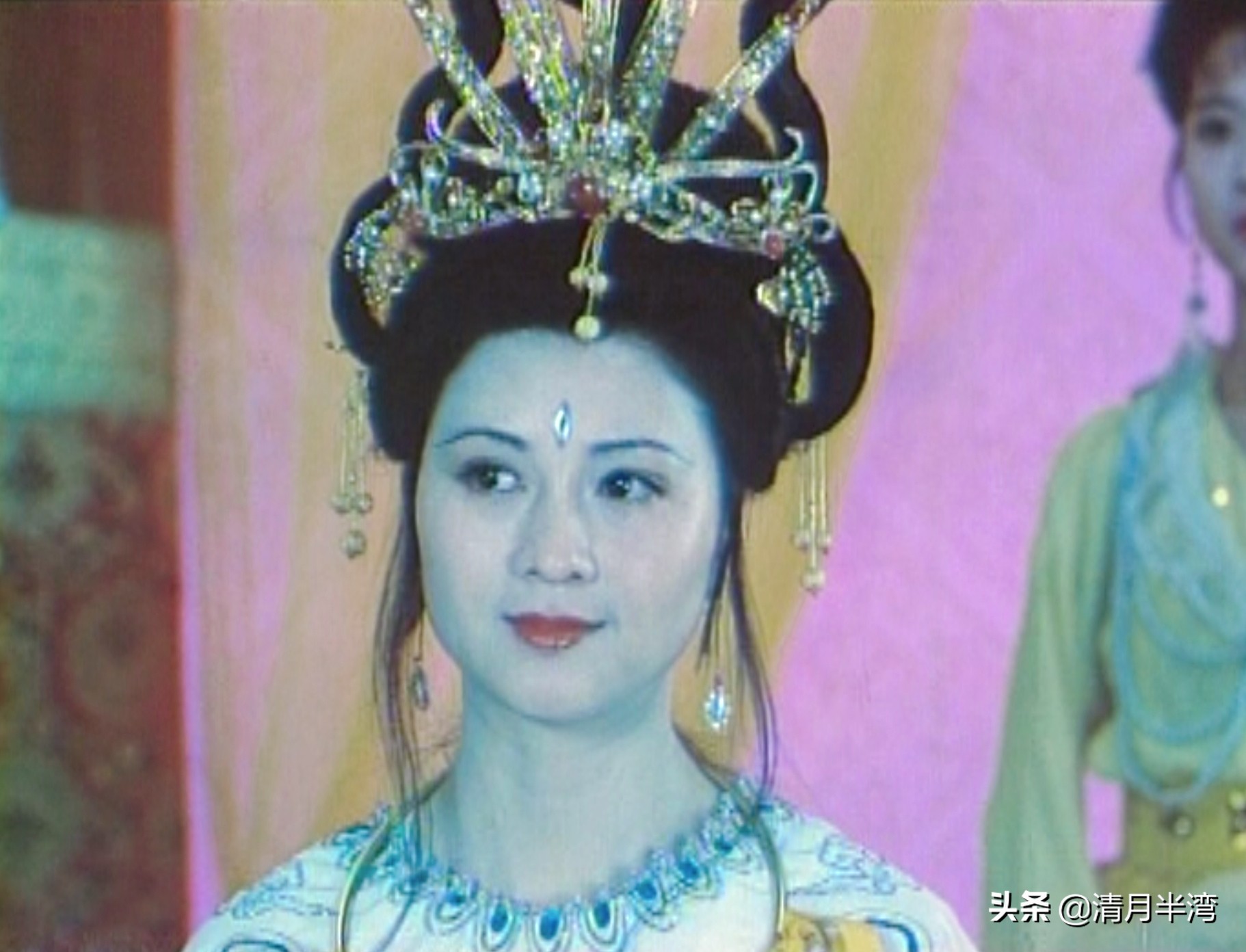 北影版《红楼梦》40位美人集锦，耐看不撞脸，打酱油的都惊鸿一瞥