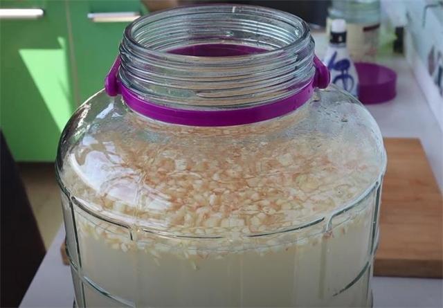 米醋的制作方法（无添加剂香气纯正的米醋制作教程）