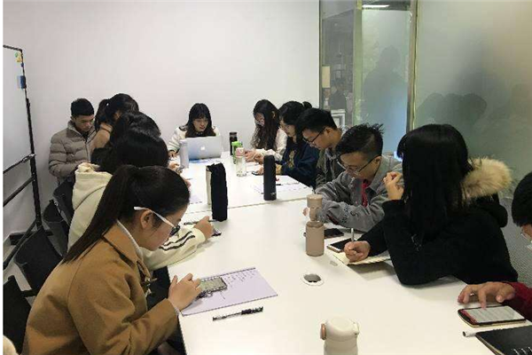 考公务员很“吃香”的4个专业，岗位需求大，上岸几率高