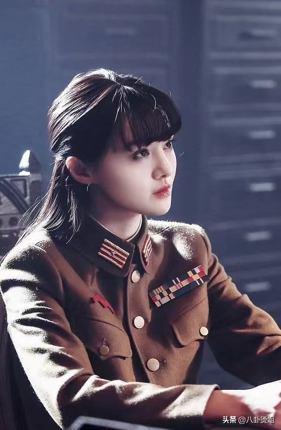 拜托别再尬演军人了!油头粉面 假鼻假脸 这些演员是来搞笑的吗?