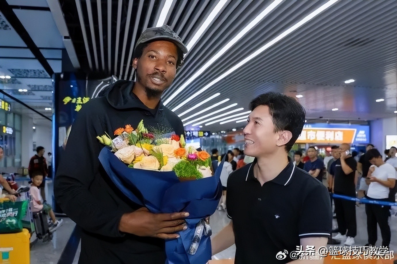 哪些nba球星来中国打球（告别NBA！湖人内线来中国打球啦！）