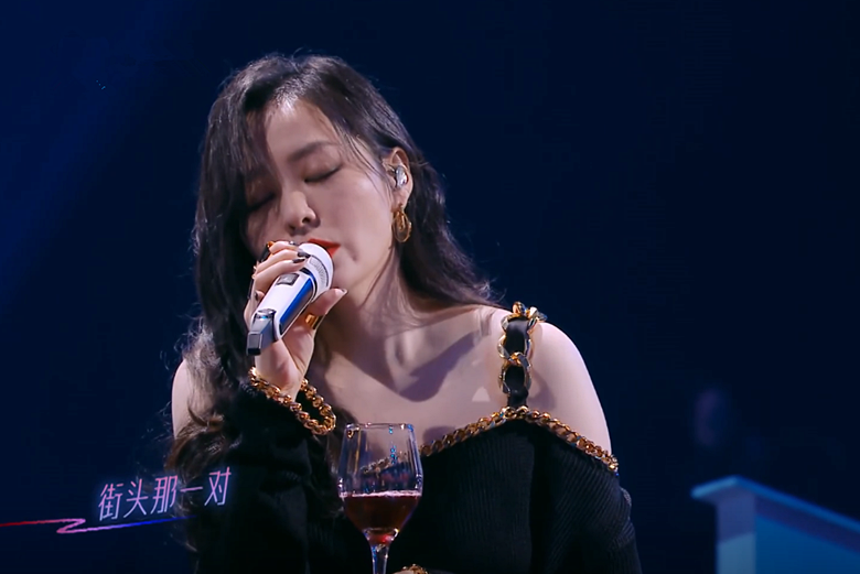 不按常理出牌，意外打出“王牌”，《为歌而赞》这档综艺不简单