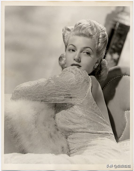 漂亮女孩儿梦想拥有1个丈夫7个孩子，结果却与梦想截然相反