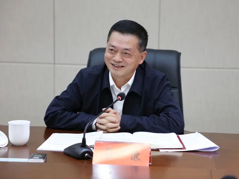 黔西南州人大常委会副主任张谦率队赴州中院调研指导