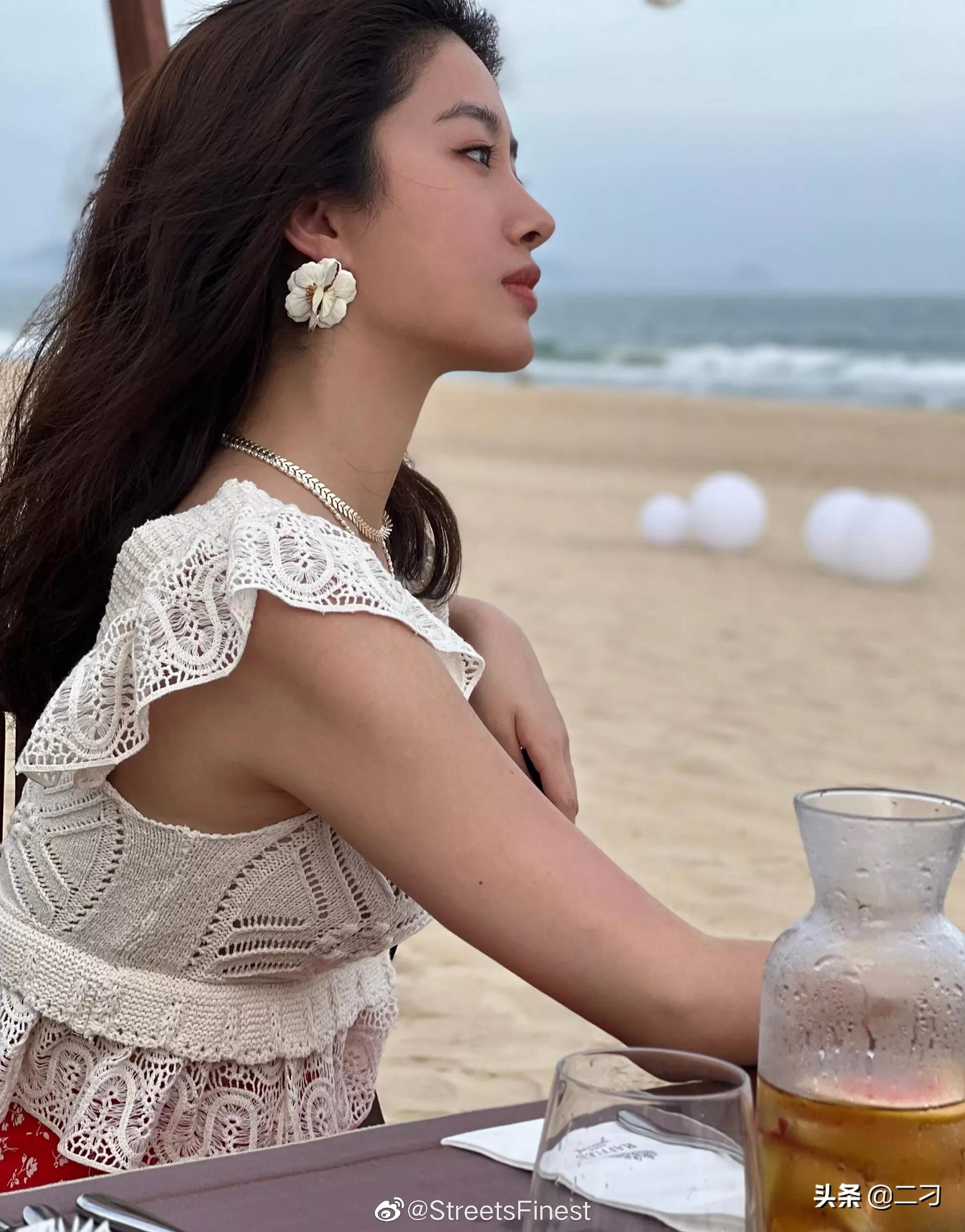 杨采钰 近期度假穿搭