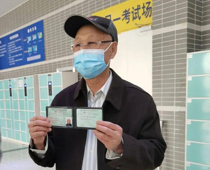 盘点老年人最爱的几类代步车，操作都很简单，哪个更“适老化”？
