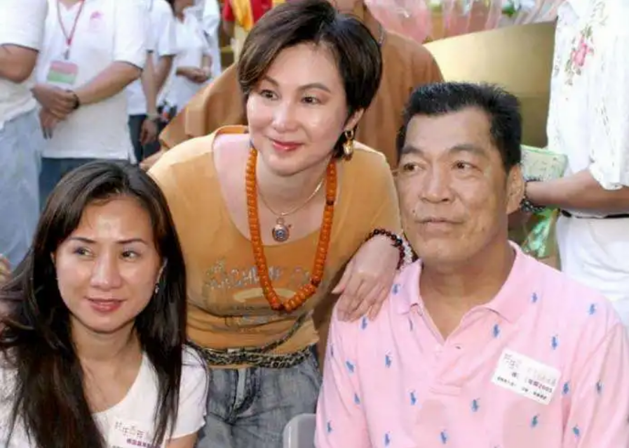 "大傻"成奎安去世后,大儿子独吞遗产,小儿子连上学的钱都没有