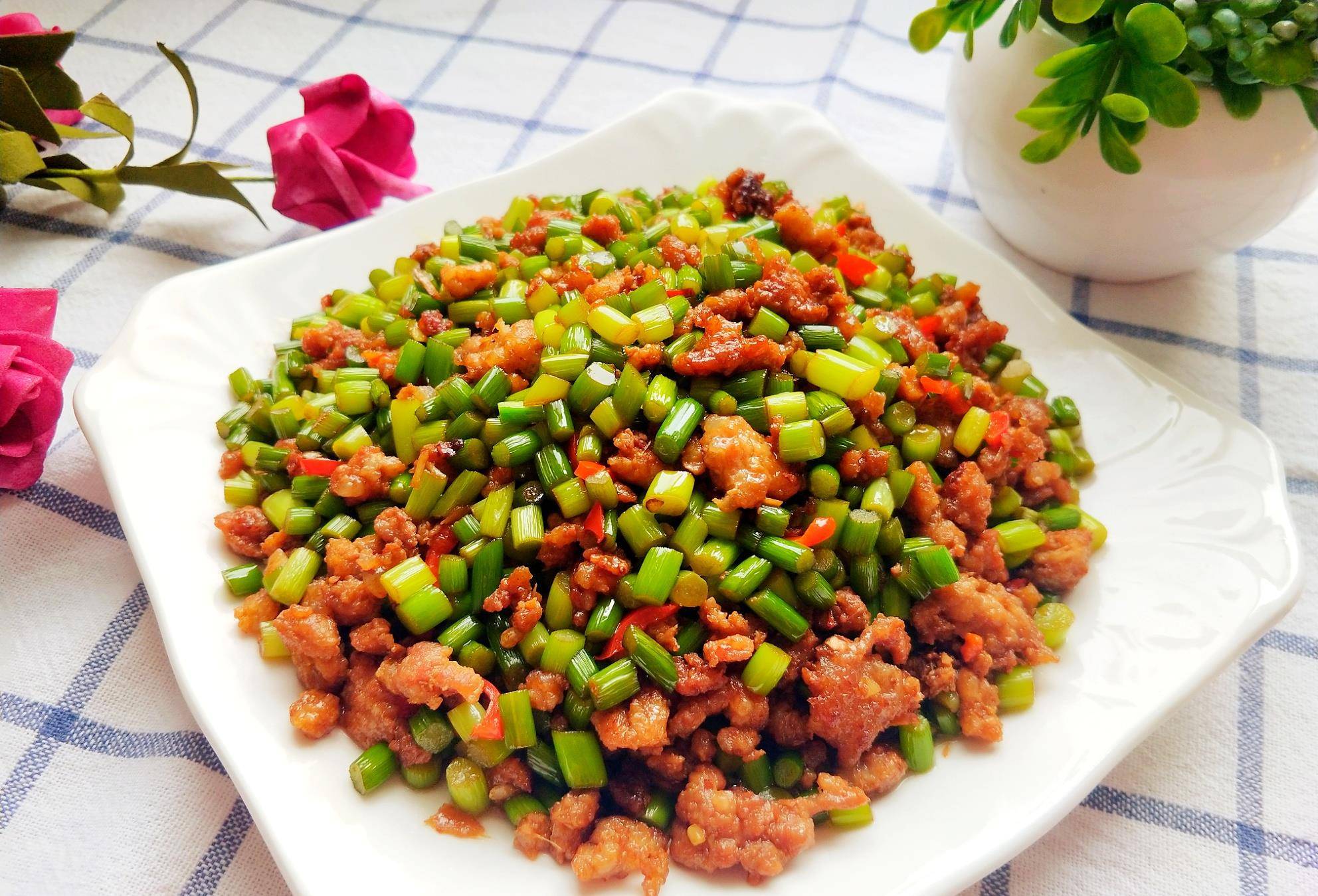 图片[5]-【蒜台炒肉末】做法步骤图 鲜嫩爽口 常吃身体棒-起舞食谱网