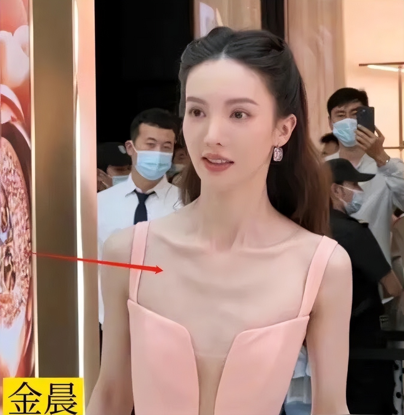 瘦成“排骨”真好看吗？没有修图下的她们，瘦到令人心疼