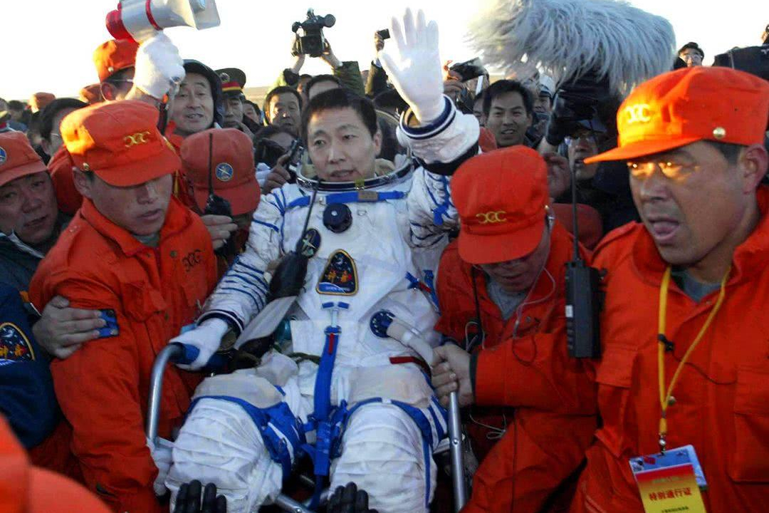 杨利伟在太空听到“敲门声”，科研人员努力13年，找到原因了吗？