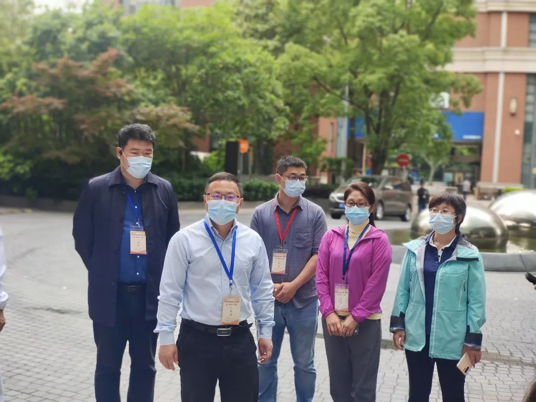 国家卫健委医管中心及江西援沪前方指挥部领导看望慰问我院援沪护理工作者