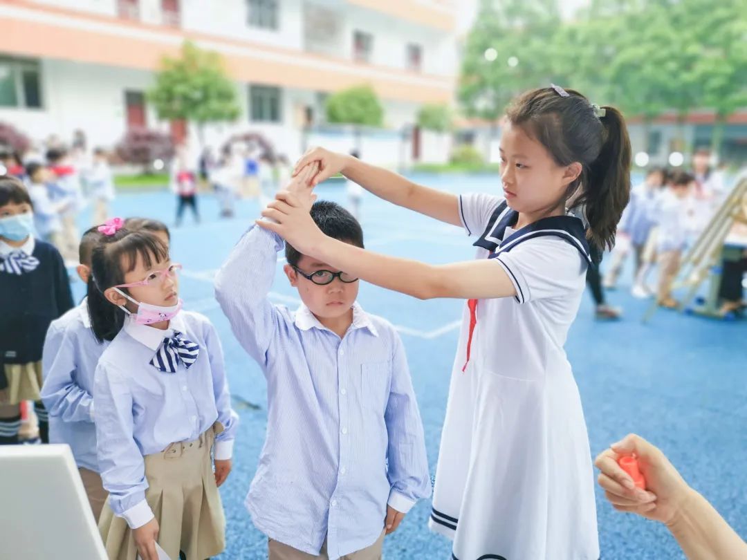 少年心向党 入队争先锋｜永安小学举行一年级分批入队闯关活动