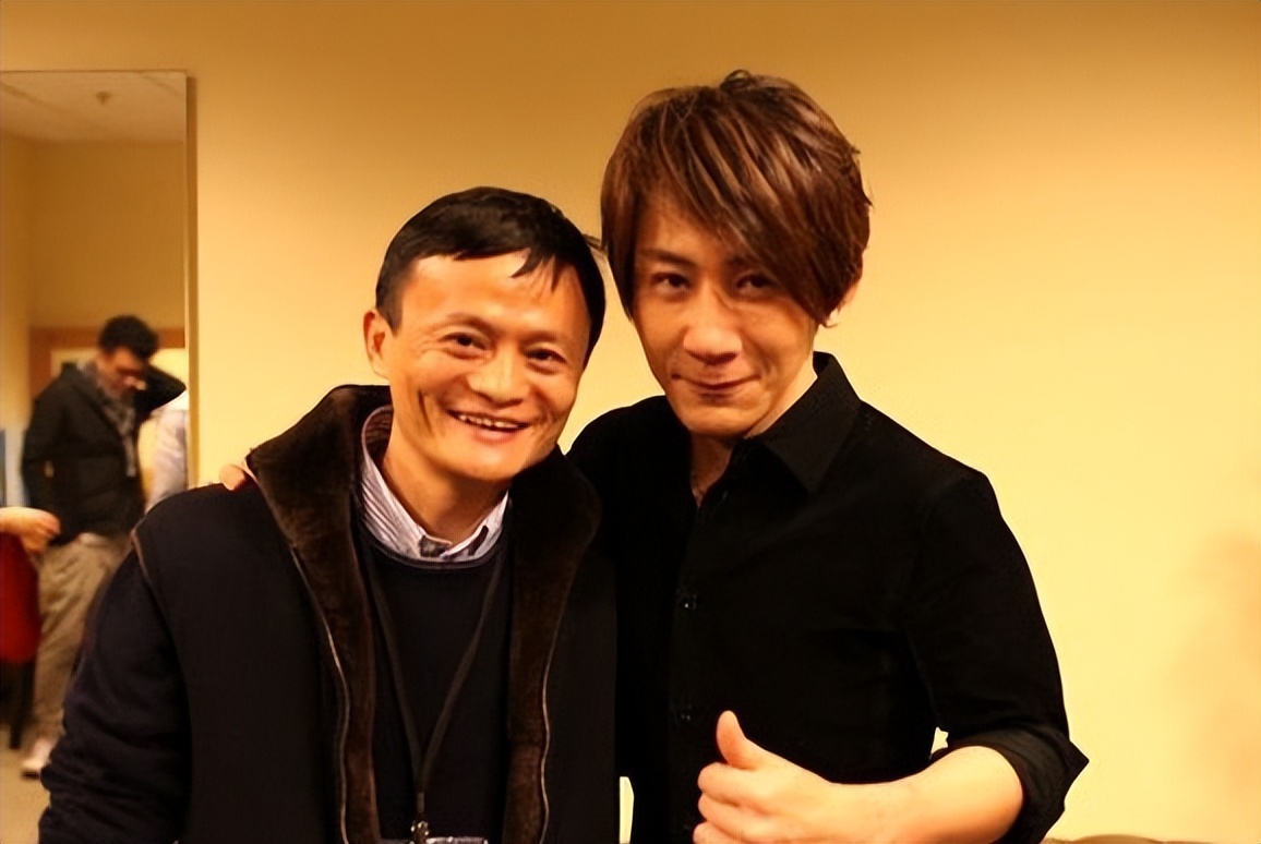 马云与刘谦马来法和妻子亲眼见证了儿子儿媳风雨与共的创业人生,到