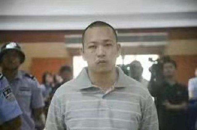 2009年，南宁美女三姐妹被害，凶手是对门邻居，一连扛住8次审问