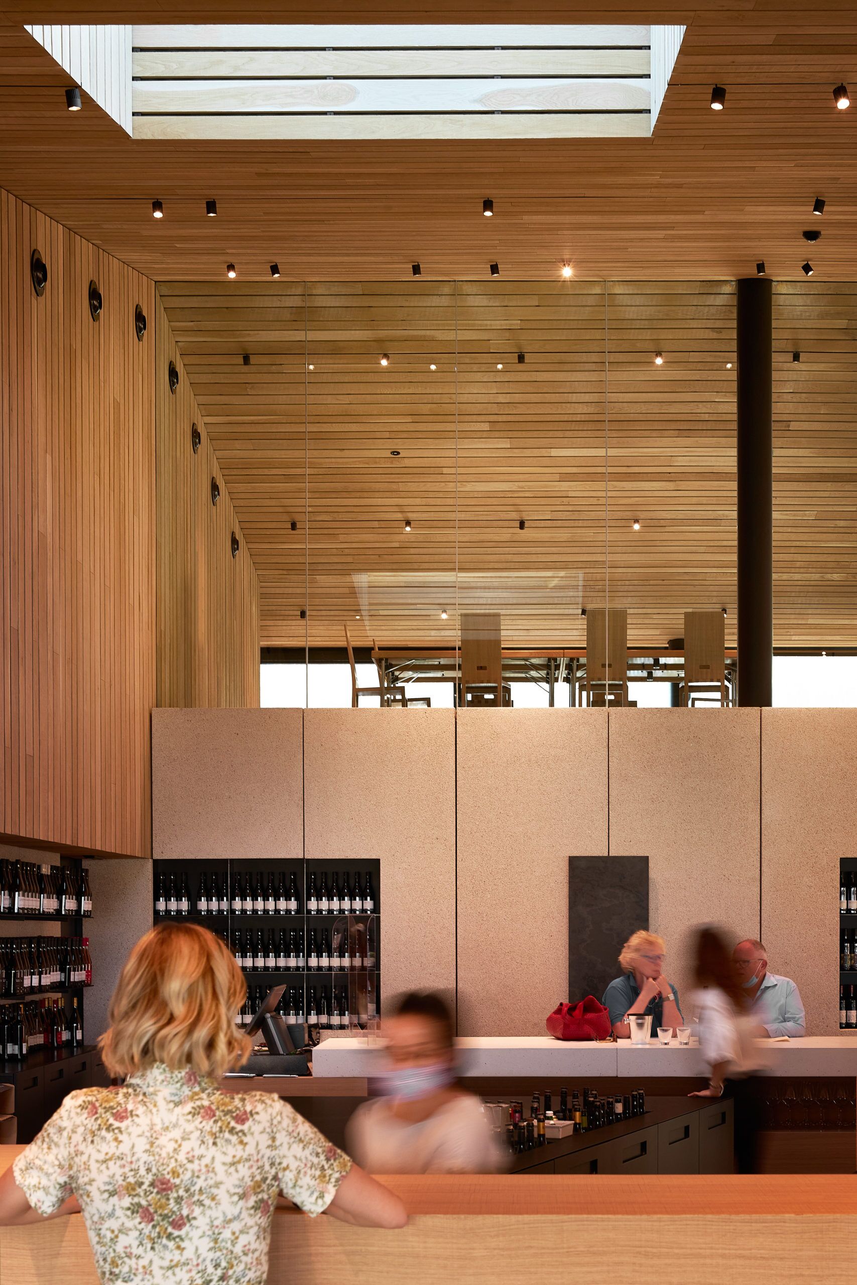 帮助酒香走出酒巷的酒庄建筑