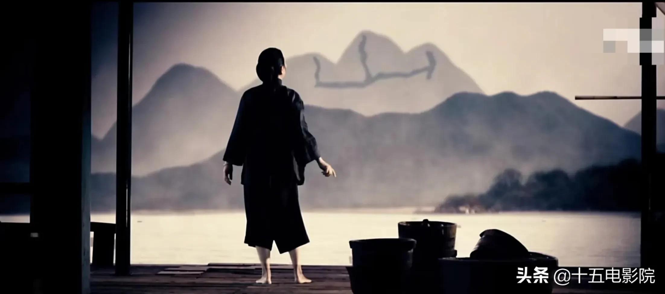 《浮城大亨》：透过一个人的成长史映射出香港这座浮城的寻根之路