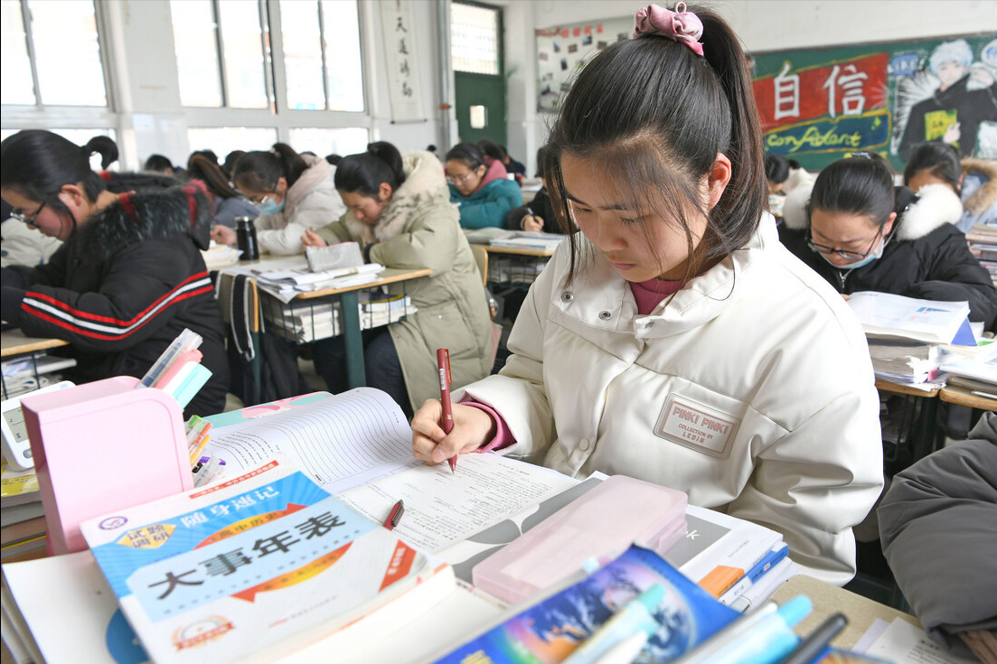 河南一本率公布，排名处于全国倒数第一，网友建议全国统一试卷