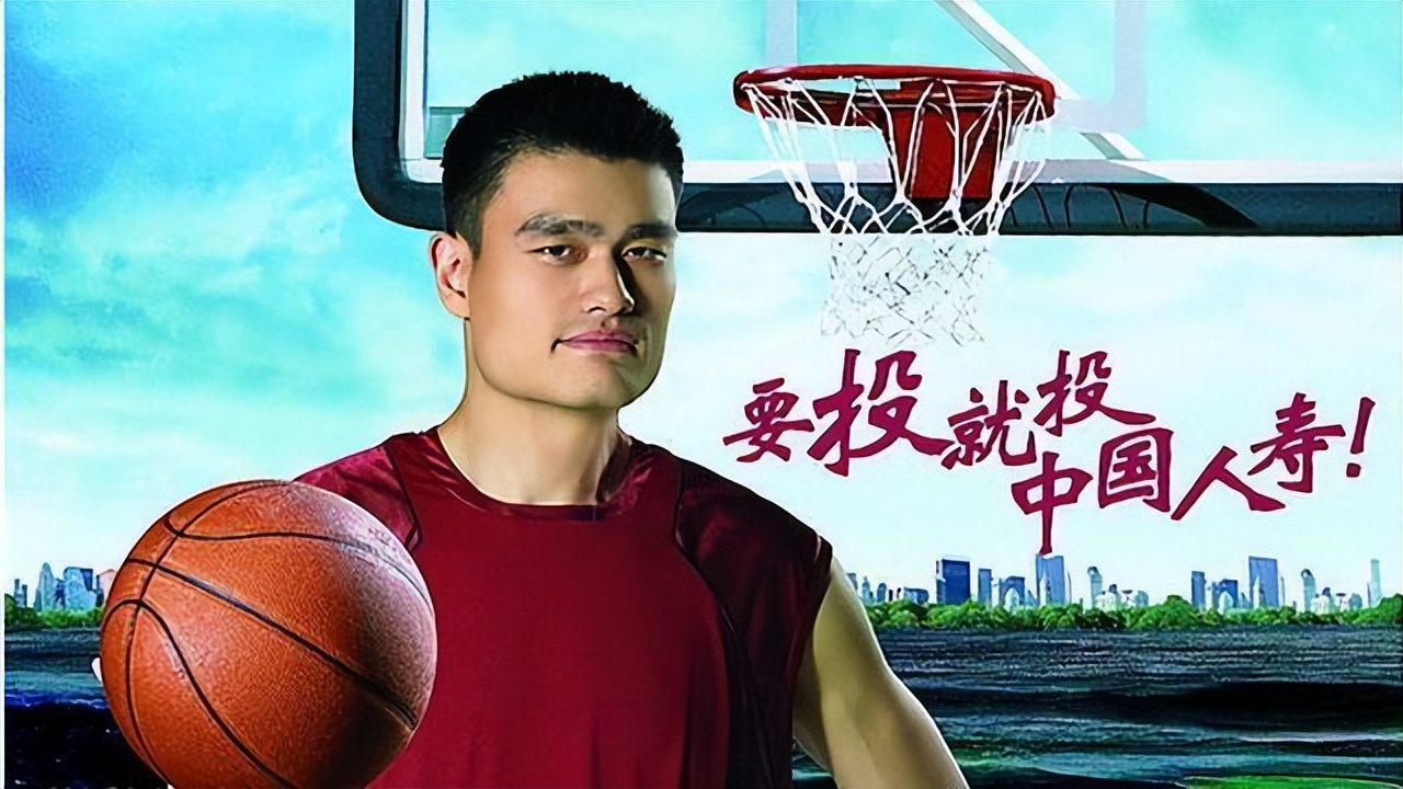 姚明年薪最高拿过多少（姚明身价30亿，当男篮领头人圈了多少钱？答案公布，李铁没法比）