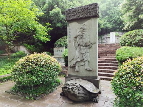 江苏值得去的5A景区，山壁陡峭、景色优美，受到许多游客赞美