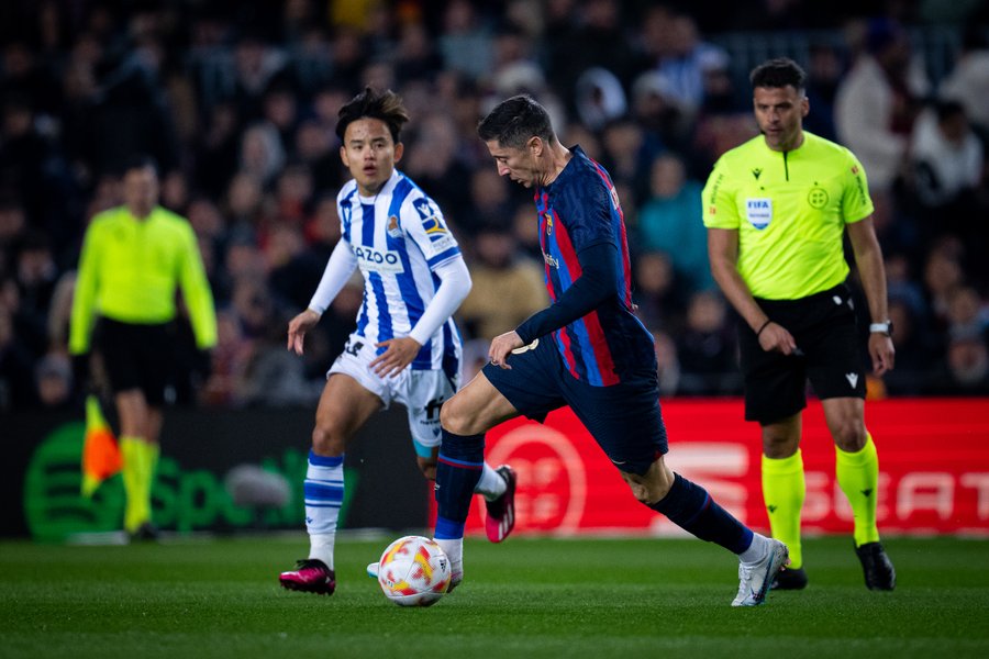 巴萨1-0皇家社会（国王杯-莱万进球无效 登贝莱制胜球 巴萨1-0十人皇家社会进四强）