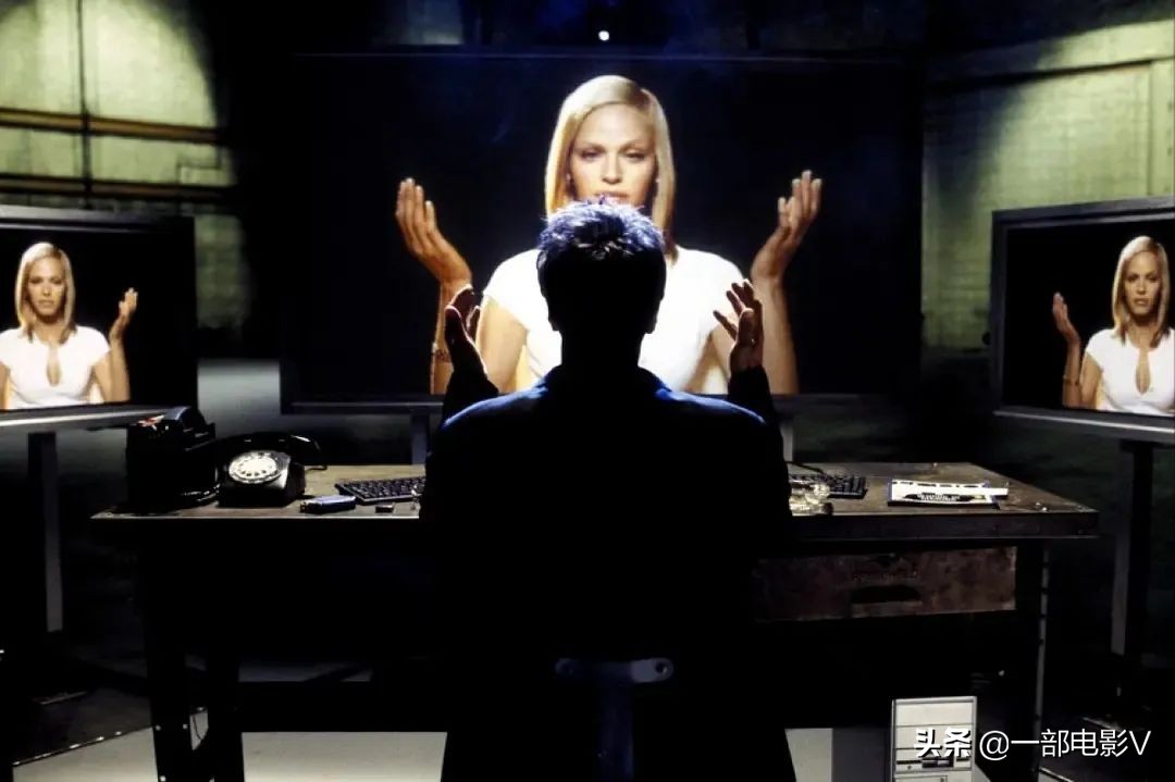 受人追捧的女明星，竟然只是个骗局《西蒙妮》