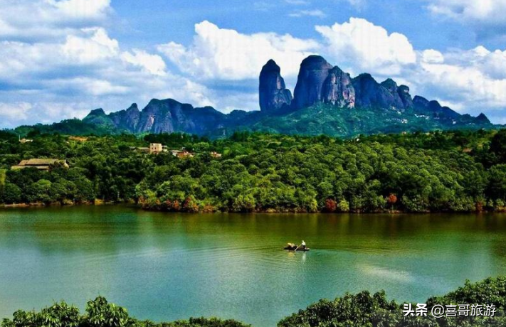 【桂平北回归线公园】位于广西贵港市桂平市304省道.