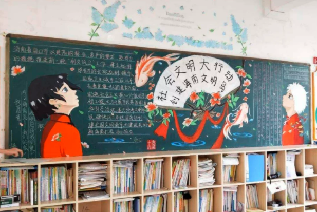 初中生“黑板报”火了，美术天赋让人羡慕，老师赶紧拍照留念