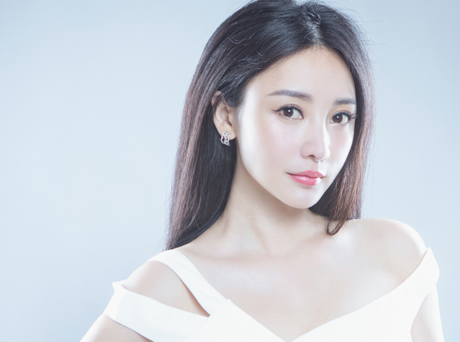 柳岩穿裙子到底有多诱人?当看到她转身,网友:身材好到犯规