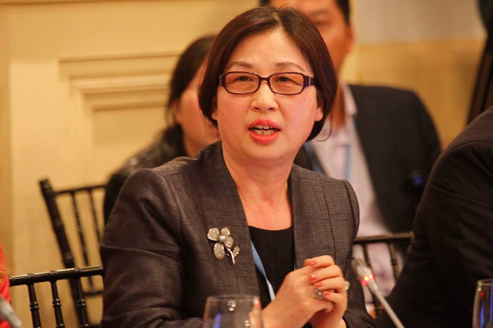 任正非把孙亚芳"求到手"后,任她公然顶撞自己,董事长也让给