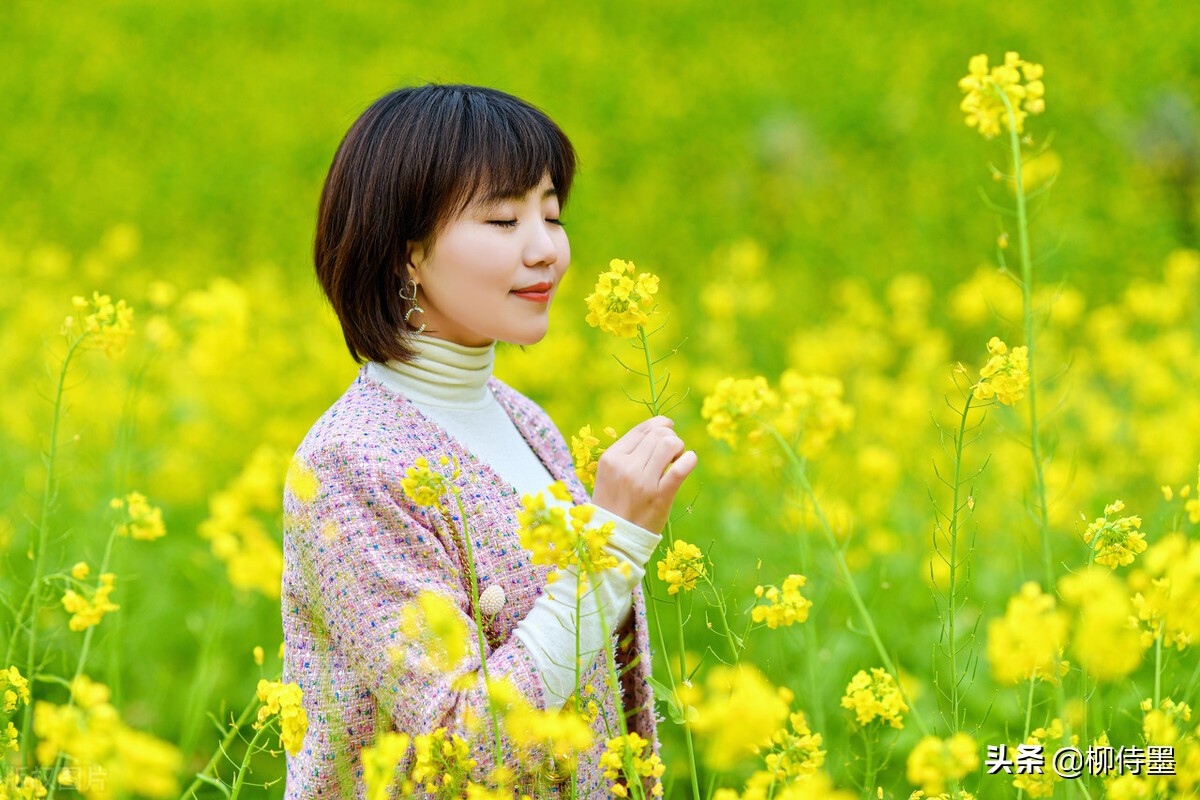 中年姐姐赏花拍人像，和女摄影师学习6句口诀，照片浪漫唯美