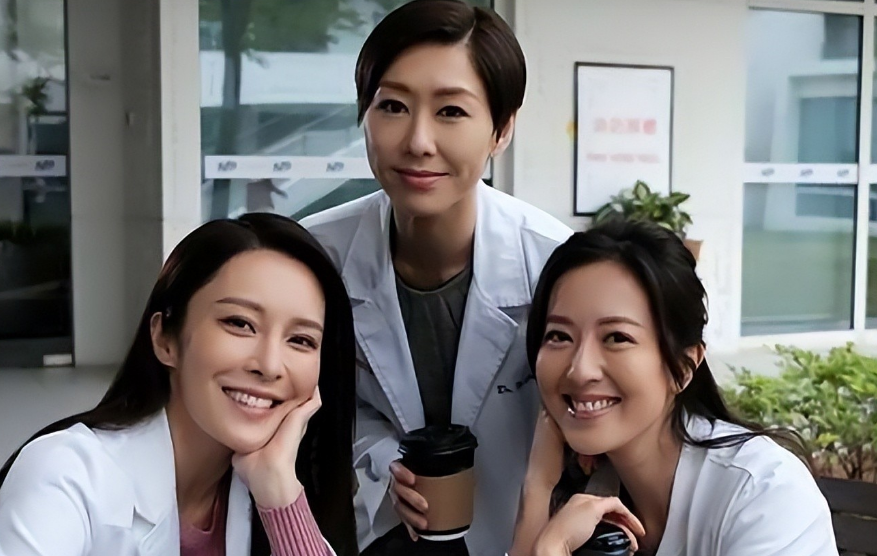 《白色强人2》今晚开播，三视帝两视后坐镇，真正的港剧王牌来了