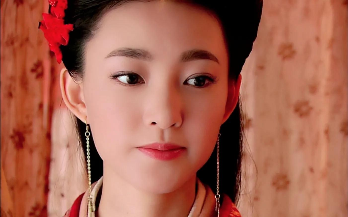 清纯小白兔+暗黑霸王花，又甜又盐坏起来带感的女演员盘点