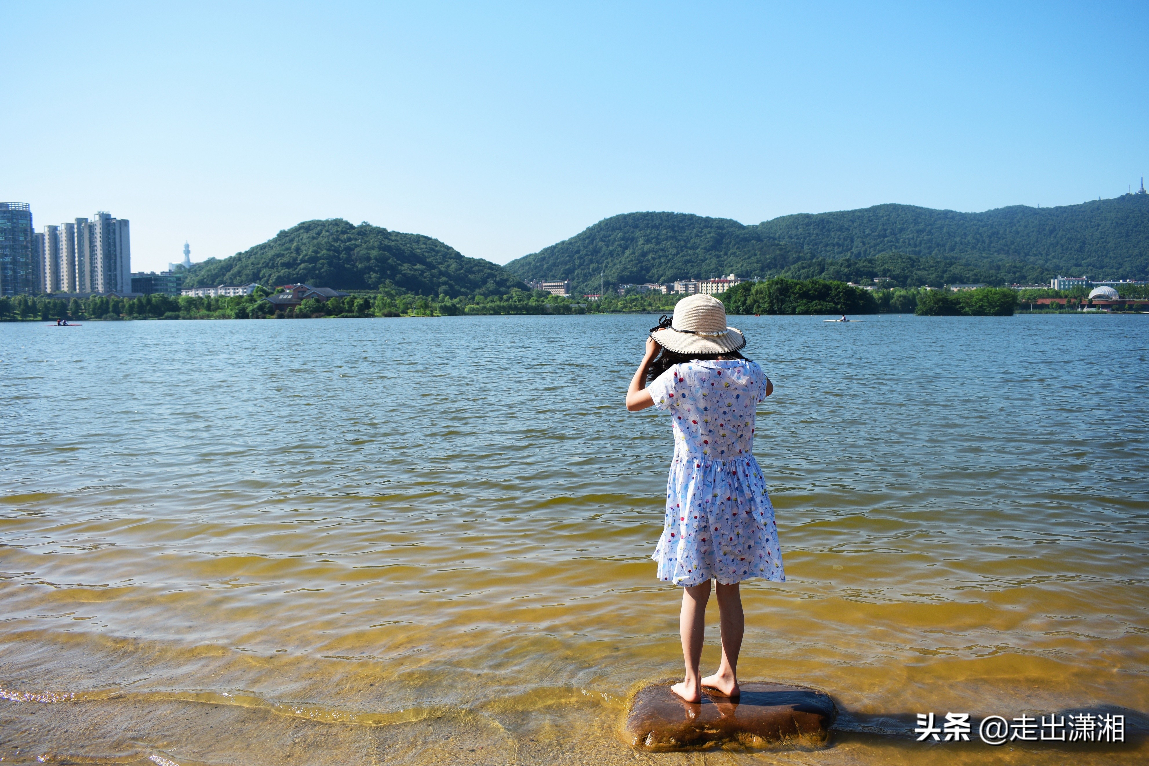 长沙也有一个“西湖”，就在岳麓山下，小孩来了就不想走