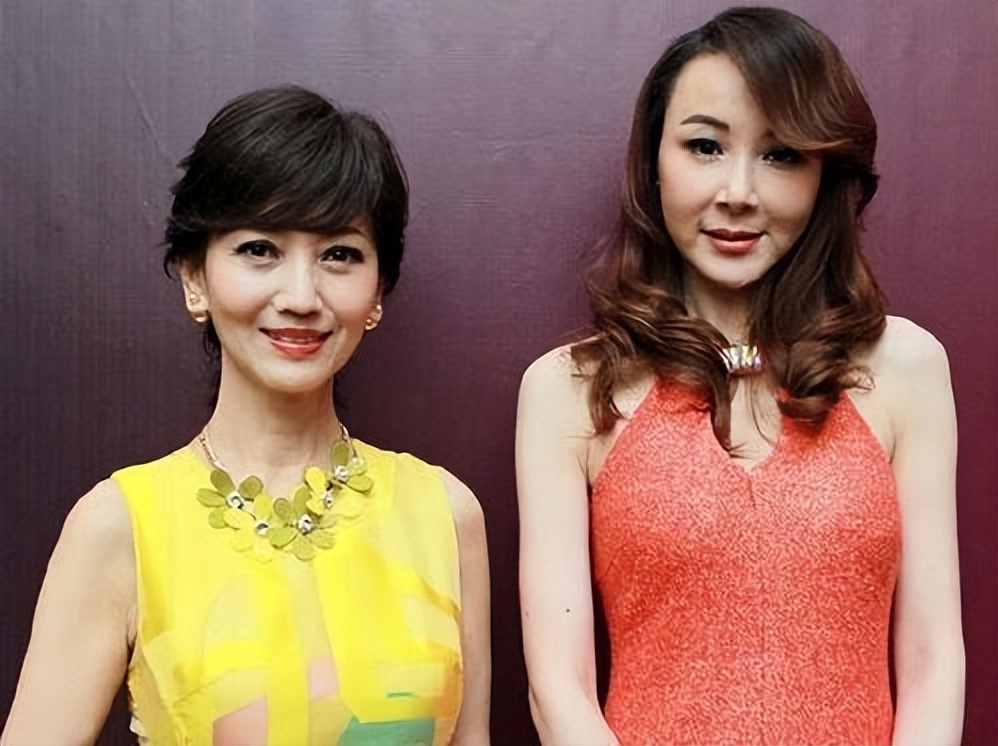 哪有什么“不老女神”，离开百万修图师，这些女明星的脸全露馅了