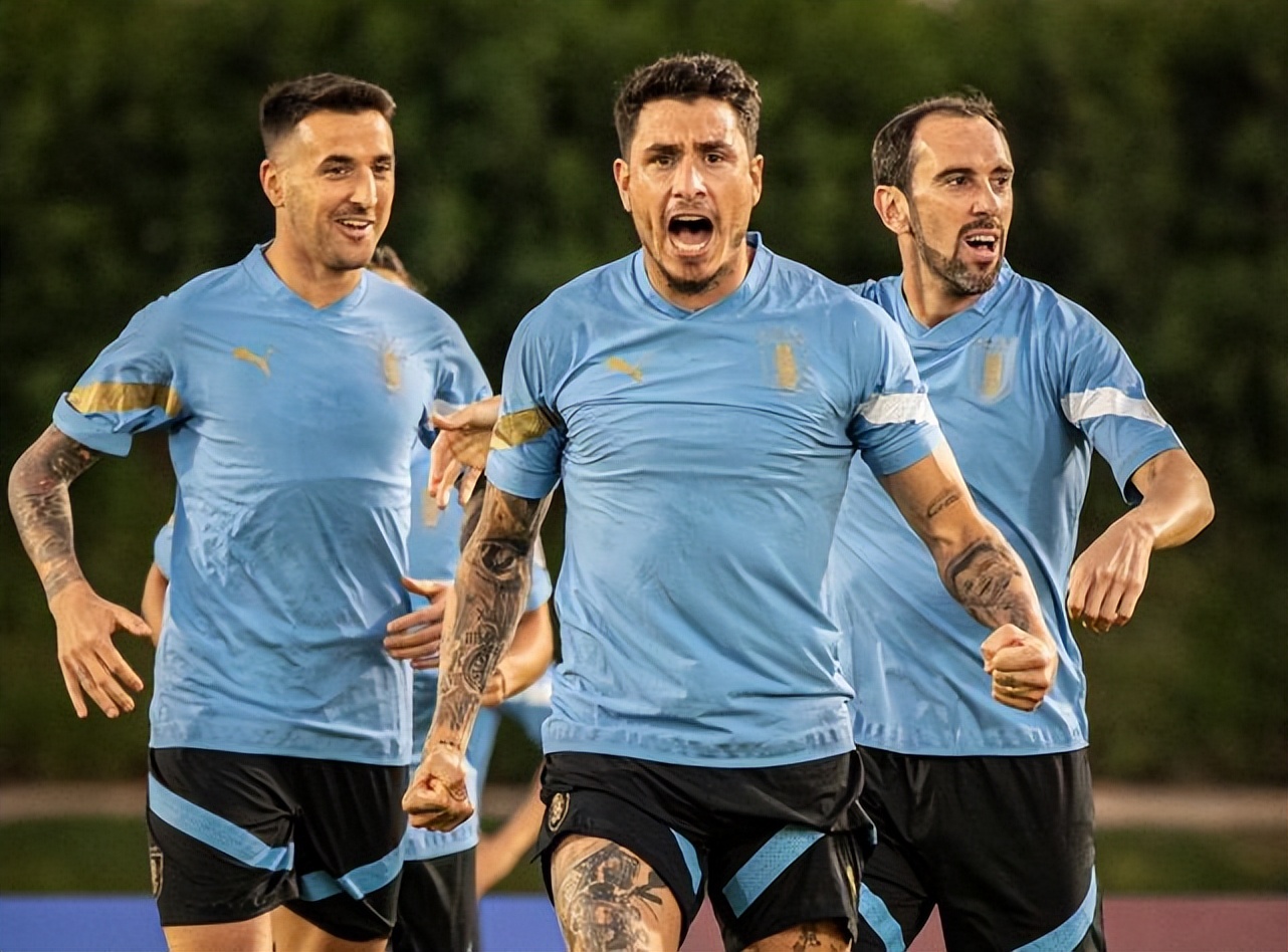 乌拉圭2022世界杯阵容（乌拉圭VS加纳首发：苏亚雷斯搭档努涅斯，少帅重拾4-4-2）