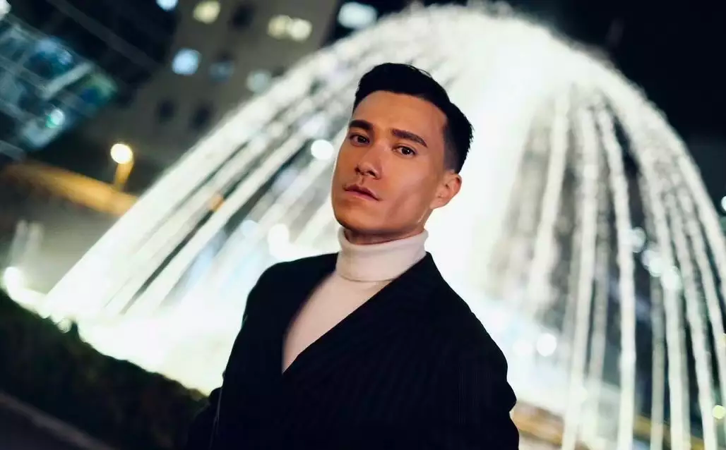 tvb知名混血男星新剧吸粉!演裸模几乎全裸出镜,好身材获激赞