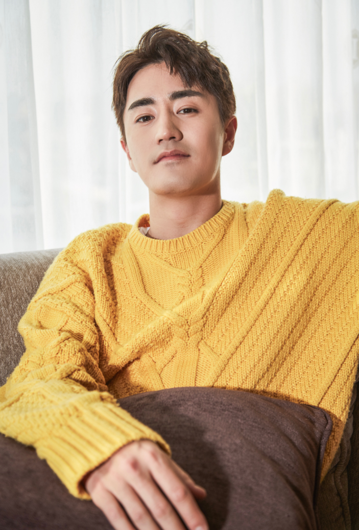 杨玏:从小童星到实力派演员,成为父亲骄傲,如今事业爱情双丰收