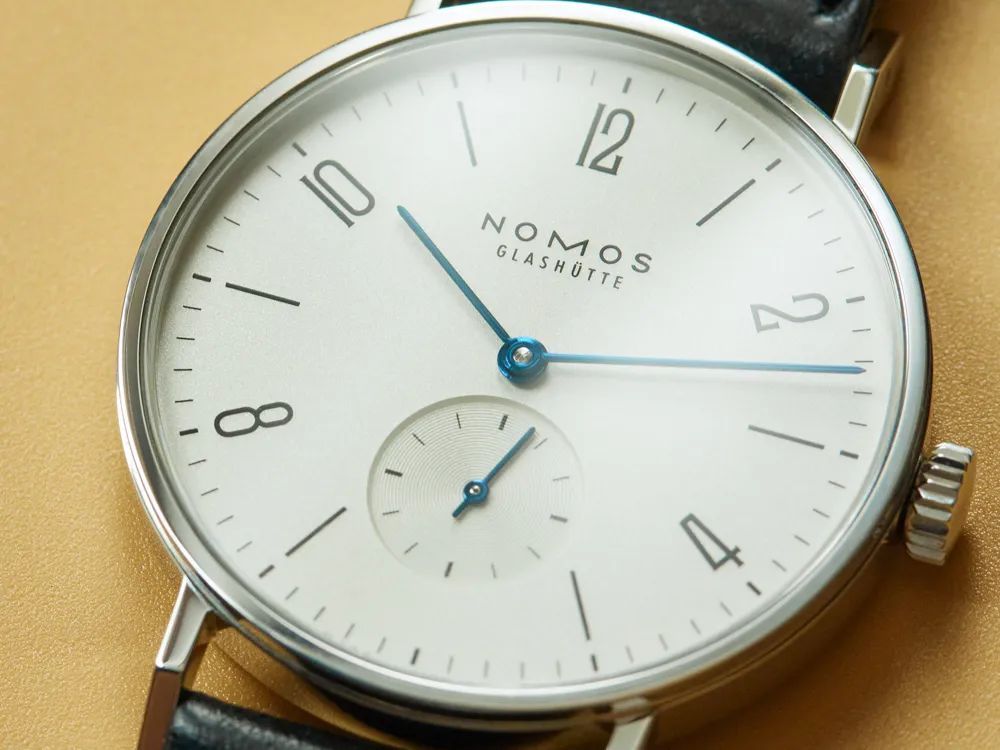 1万多逃不过的选择！这块表的设计就突出一个极简美