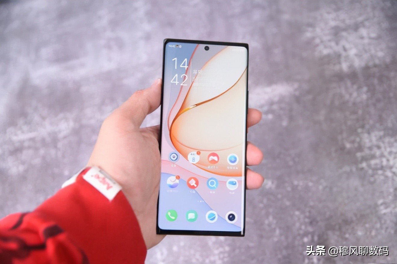 16G+1TB售5999元，上市一个月仍无现货！5000mAh+80W快充
