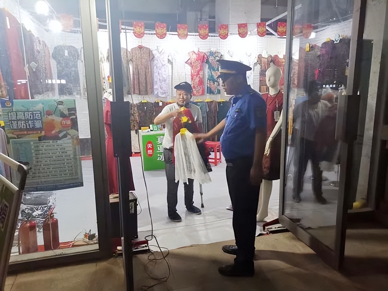 ǿ����չ������������ ��ʵ�ƽ�������ò����