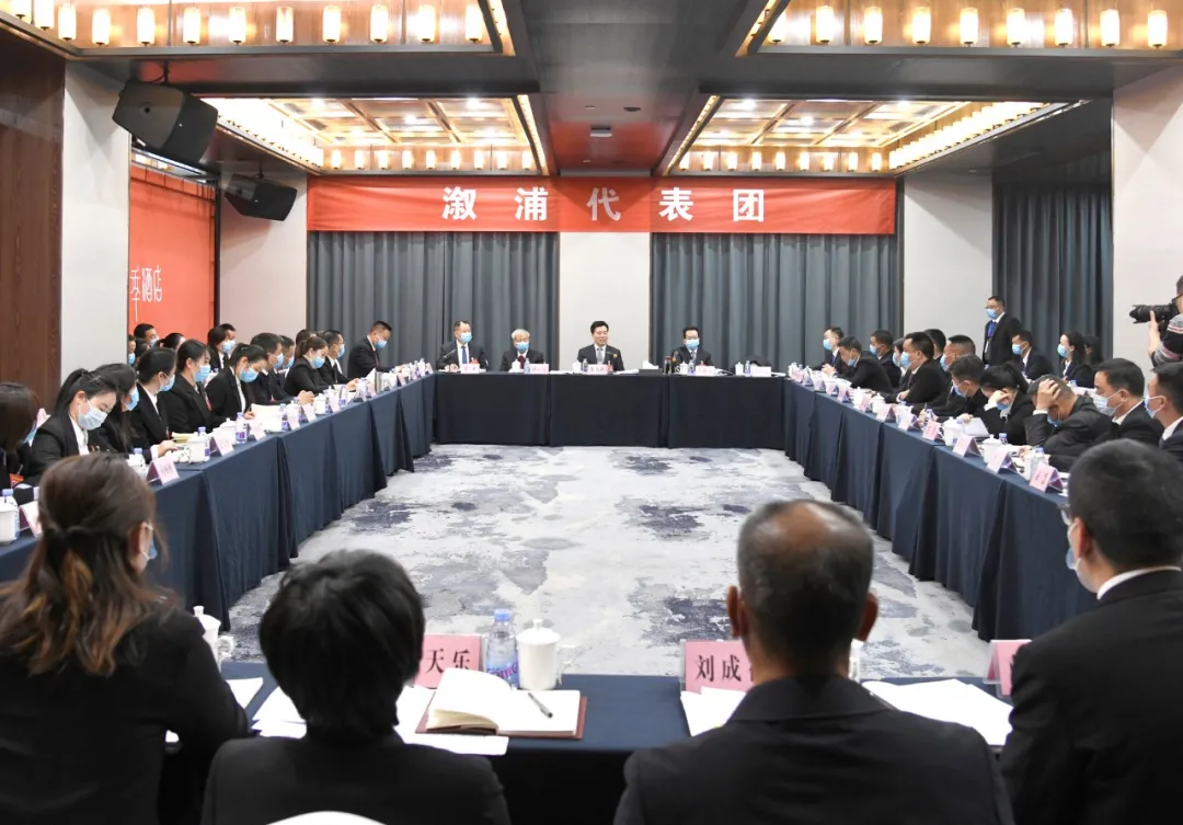 各代表团分组审议政府工作报告