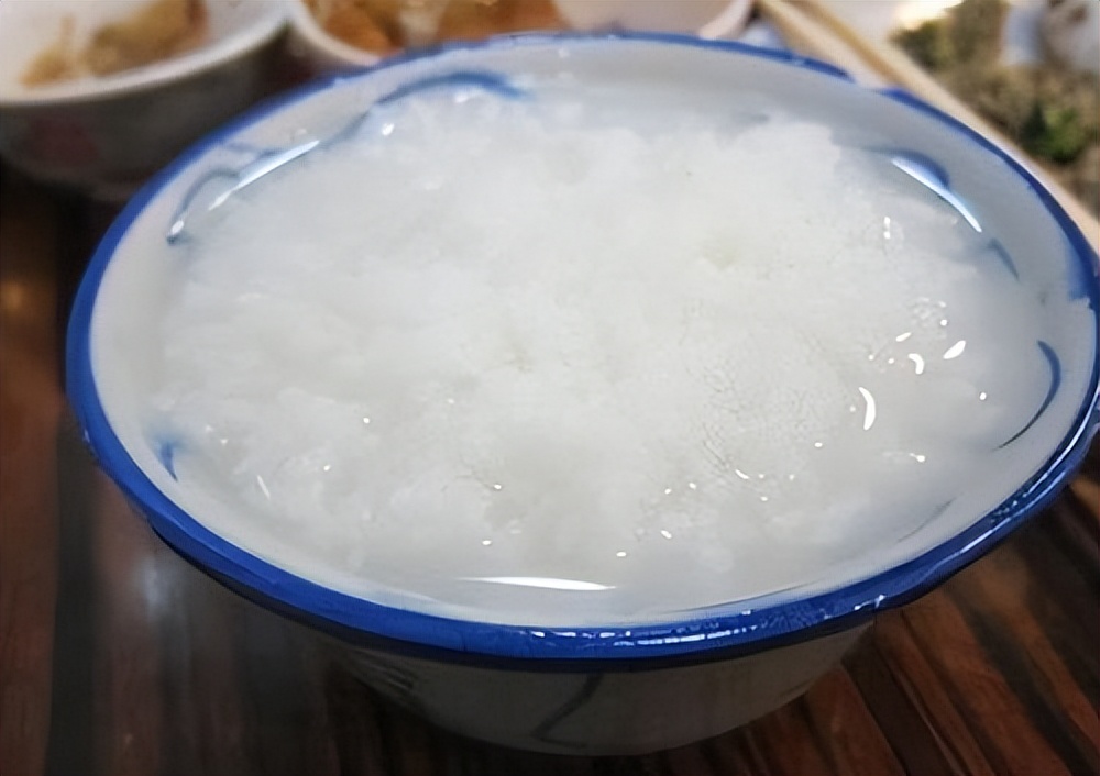 常吃花生、瓜子会升血糖？爱吃这2种食物，都可能损坏胰岛细胞