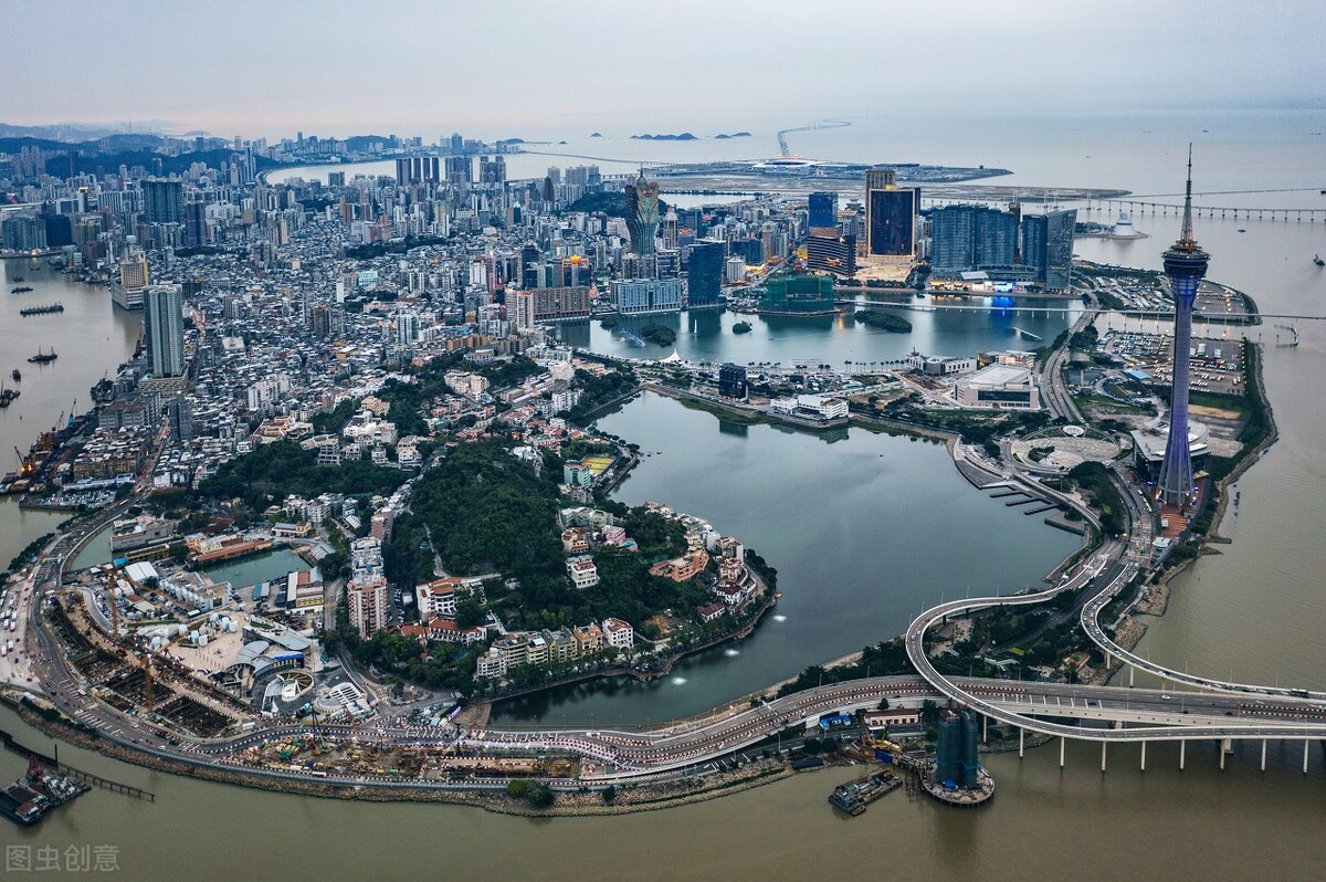 大学选985，还是顶流211？3个学生，我给了3个答案