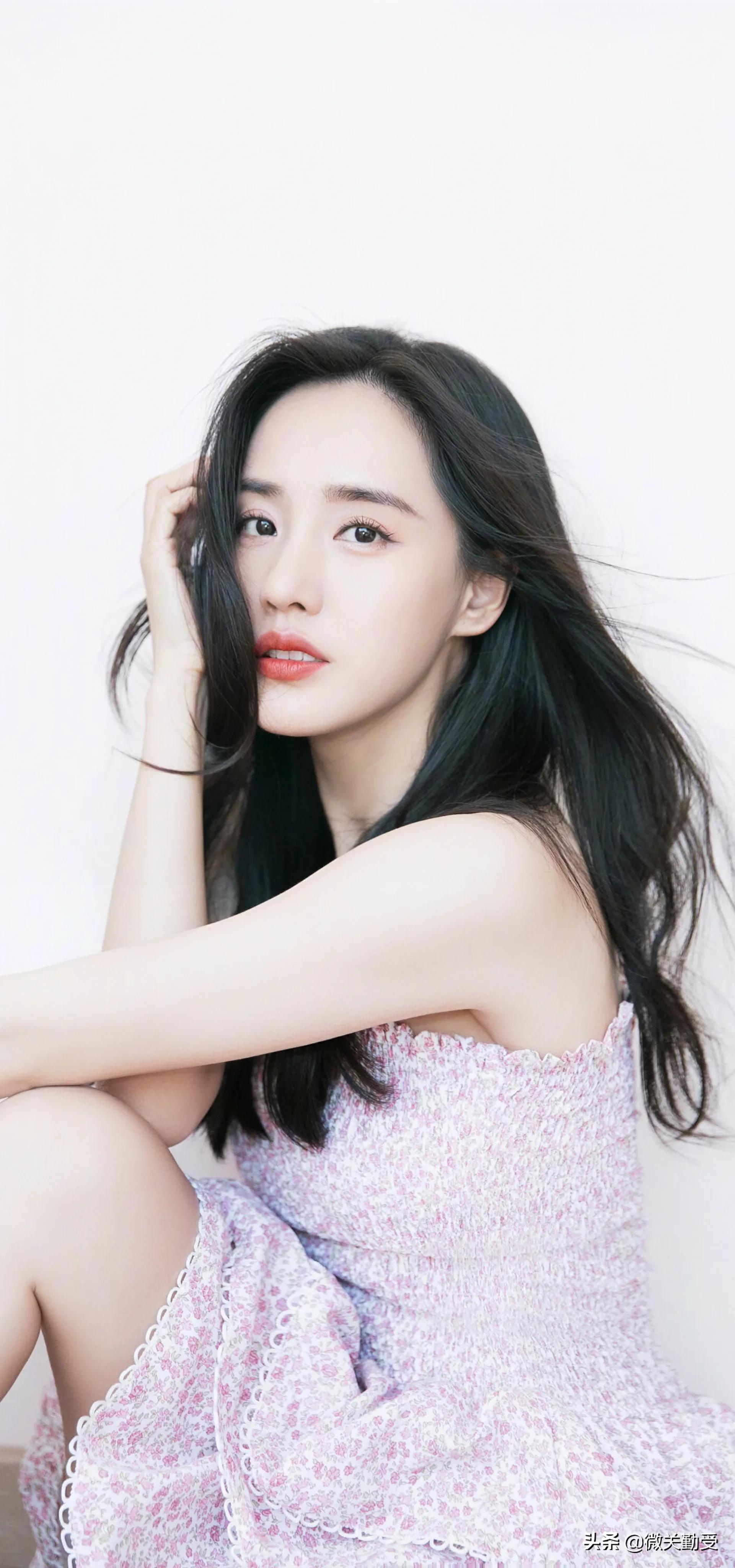 《王智》高清修复壁纸