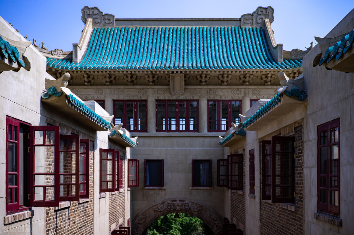 为什么大学宿舍晚上要断电断网？学姐：其中深藏了学校的良苦用心