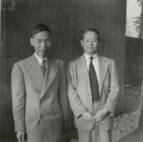 1937年，一乞丐怀抱