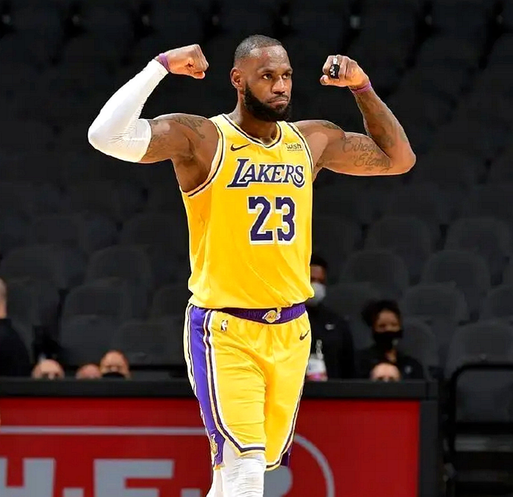 為什么看nba的越來(lái)越少了（為何看NBA的人越來(lái)越少？沒(méi)時(shí)間只是借口，這5點(diǎn)原因讓比賽變乏味）