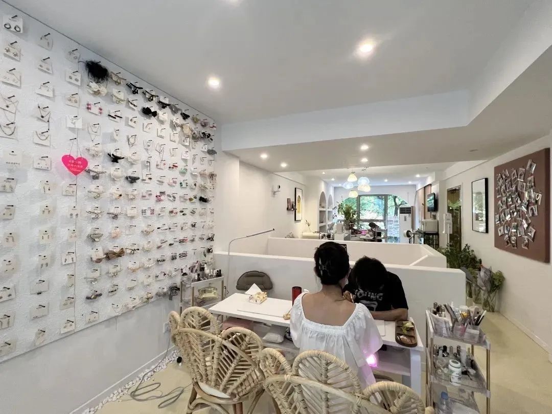 在大学路走走逛逛，尽享“浪漫周末”